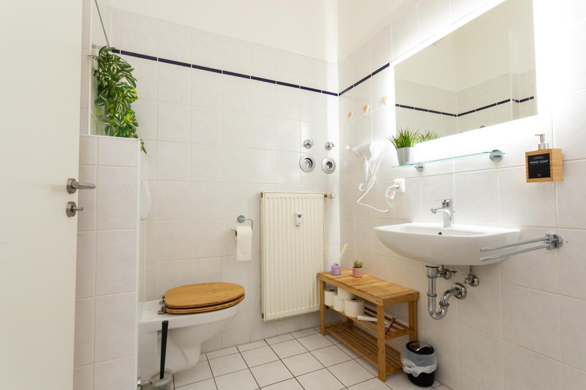 Fullhouse - Halle - Paulus Apartment - Nespresso ภายนอก รูปภาพ